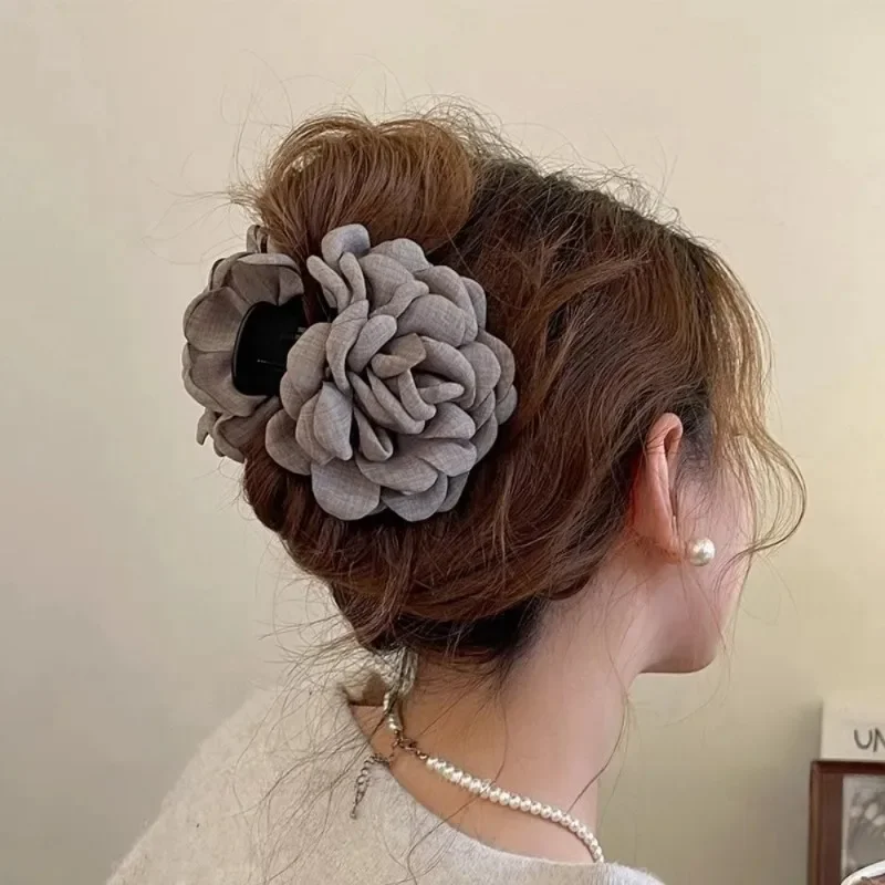 Travel Hair Accessories - Klip Cakar Rambut Bunga Mawar Kain